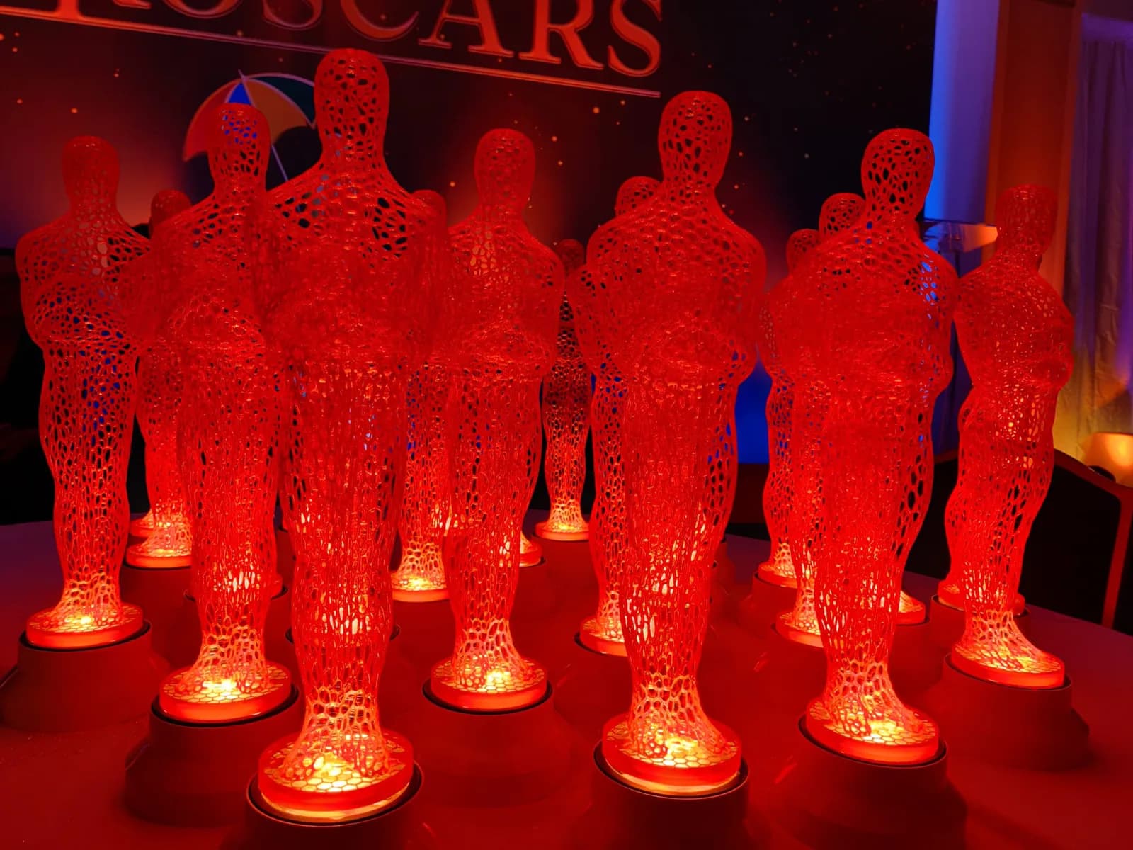 The "Foscars": fifty glowing statues as table centres for an awards night